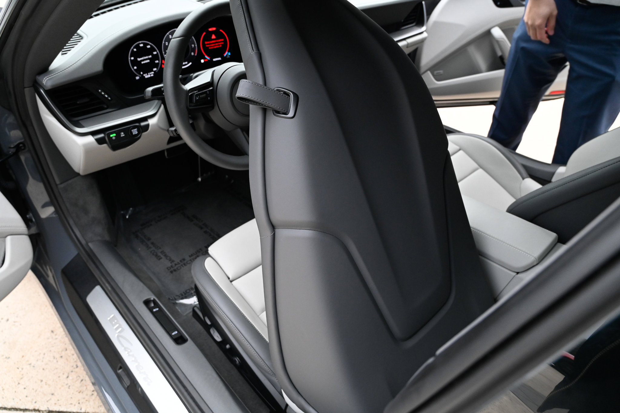 Used 2025 Porsche 911 Carrera image 24