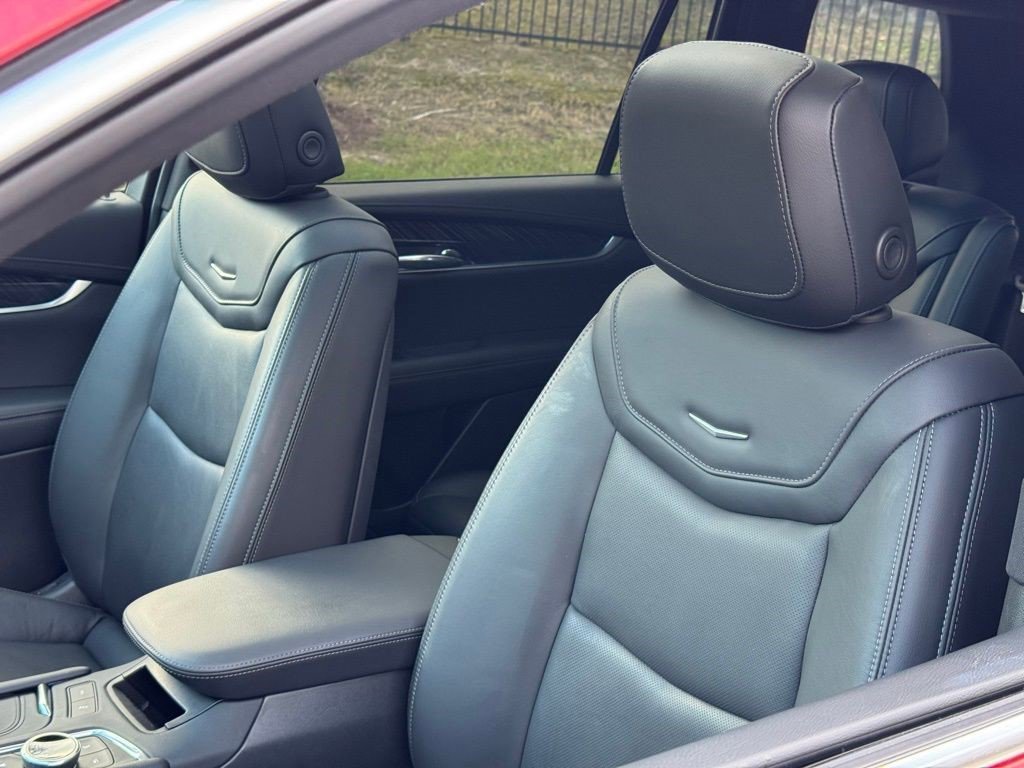 Certified 2025 Cadillac XT6 Premium Luxury image 21