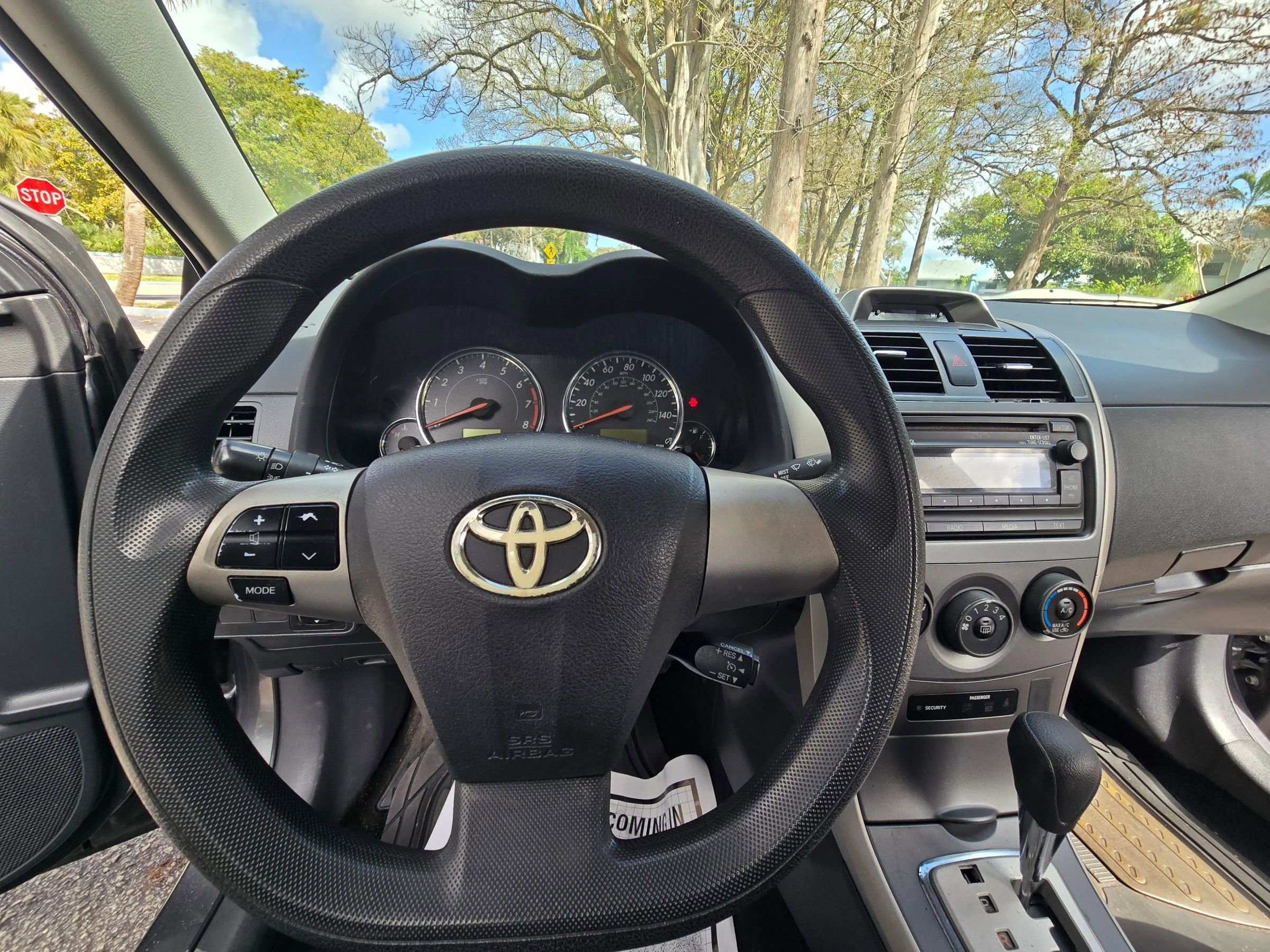 Used 2012 Toyota Corolla S image 30