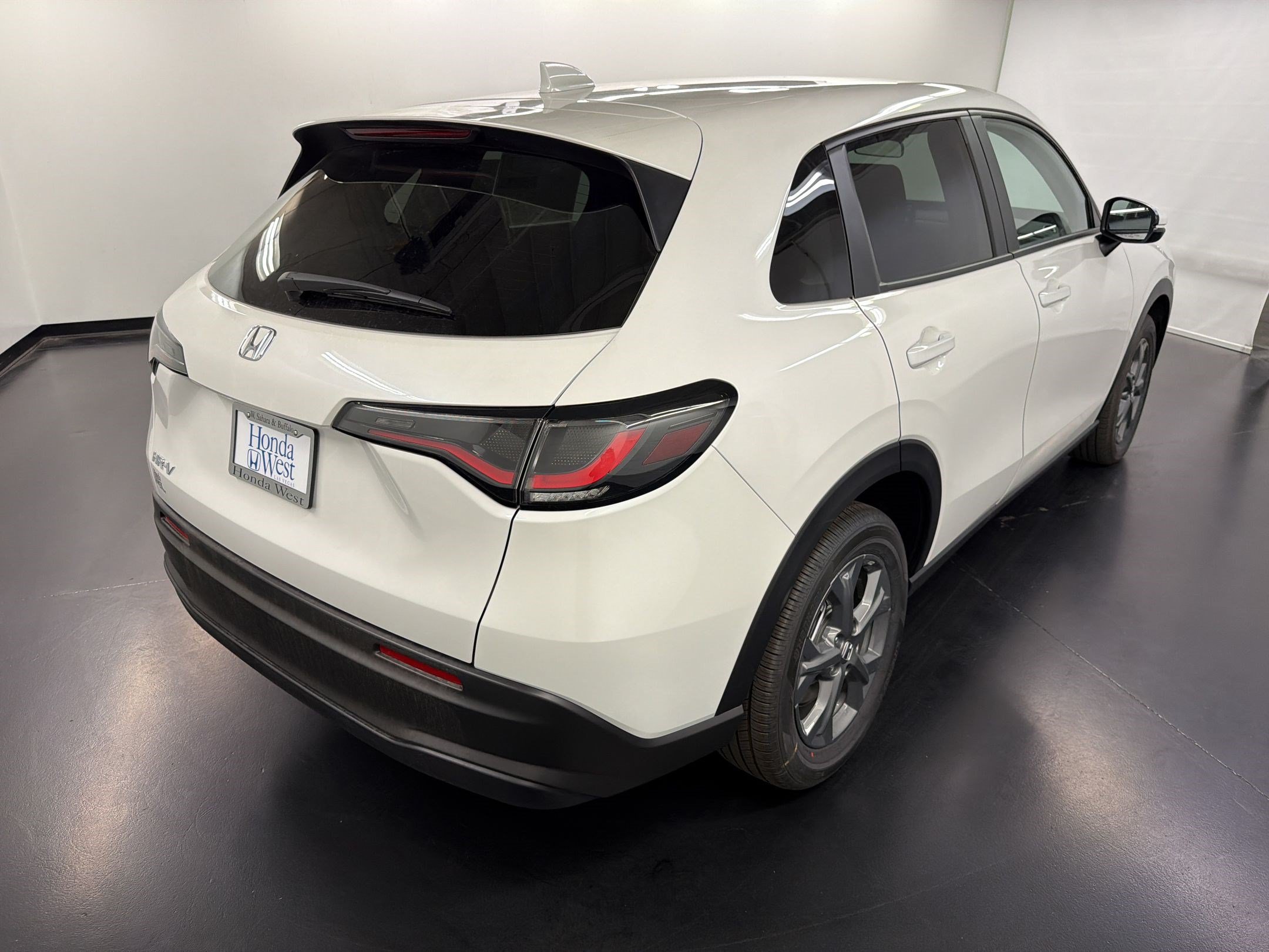 New 2027 Honda HR-V LX image 9