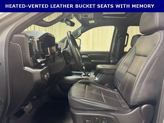 Used 2025 Chevrolet Silverado 3500 High Country w/ High Country Premium Package image 18