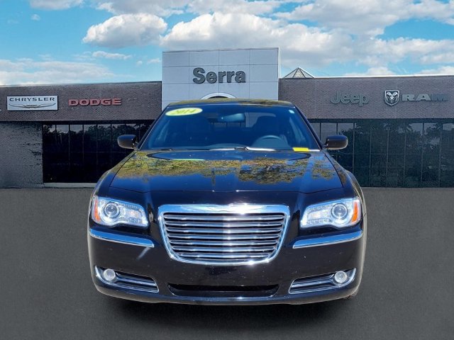 Used 2014 Chrysler 300 AWD w/ Driver Convenience Group image 2