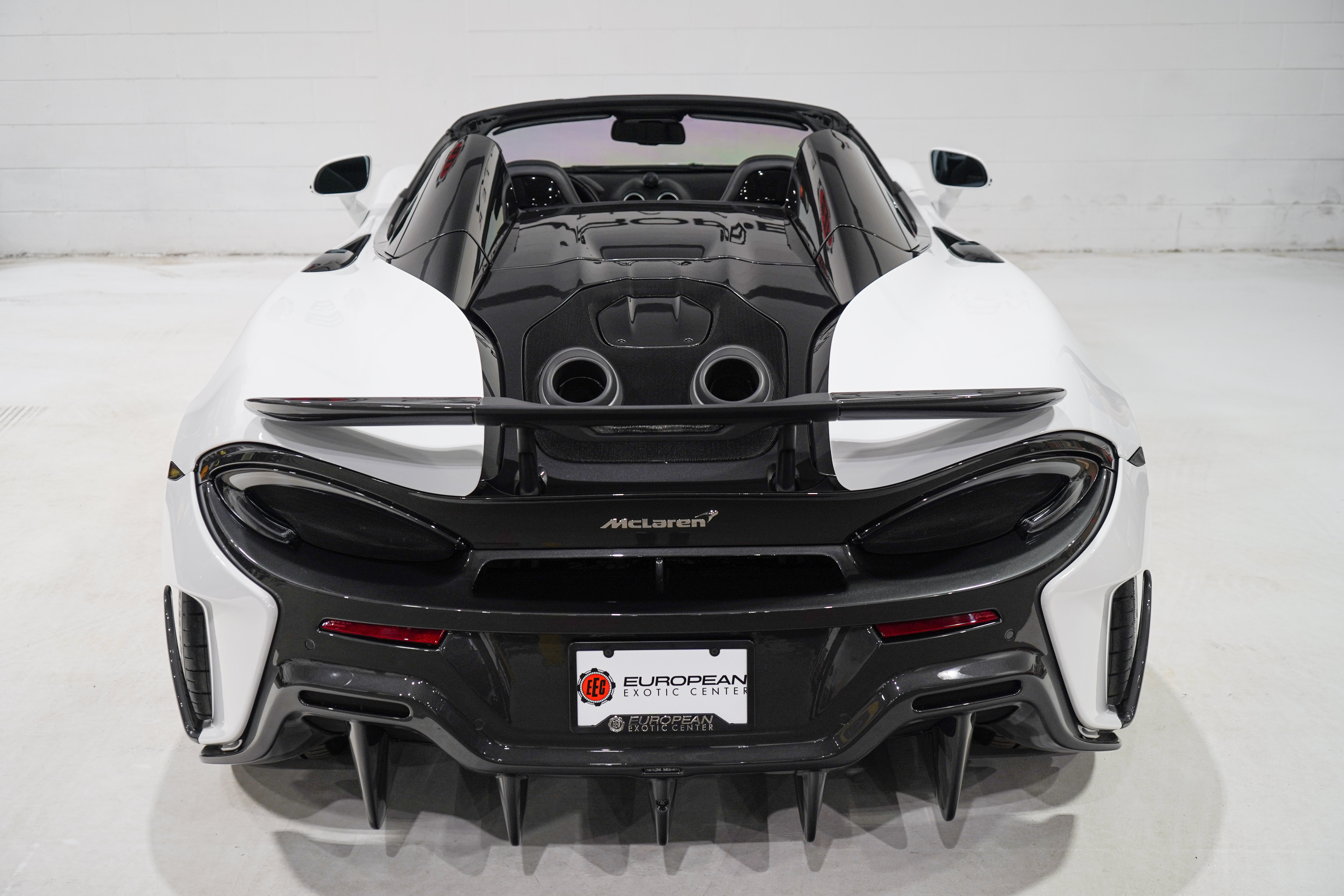 Used 2020 McLaren 600LT Spider RWD image 39