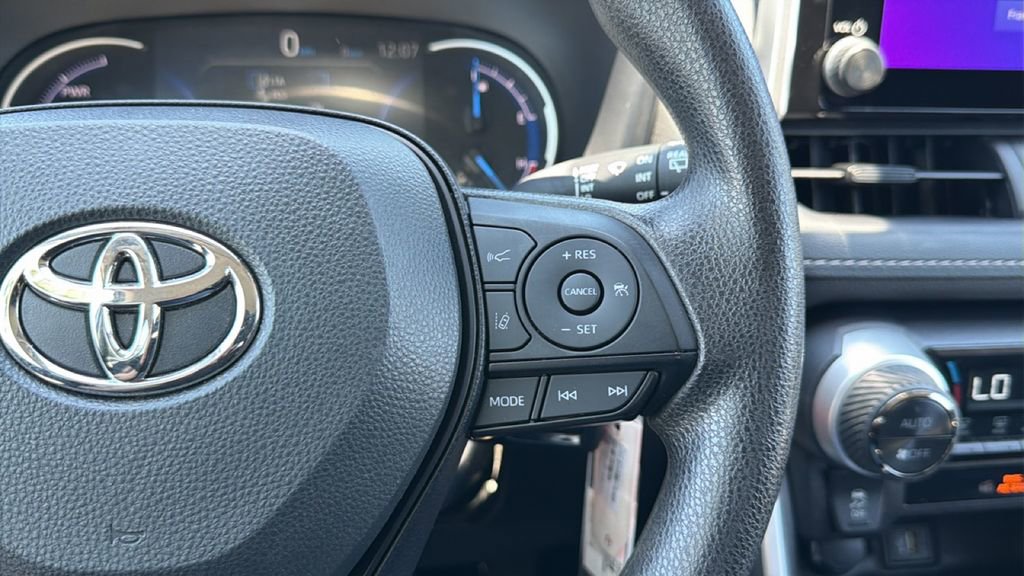 Certified 2025 Toyota RAV4 LE AWD/4WD image 27