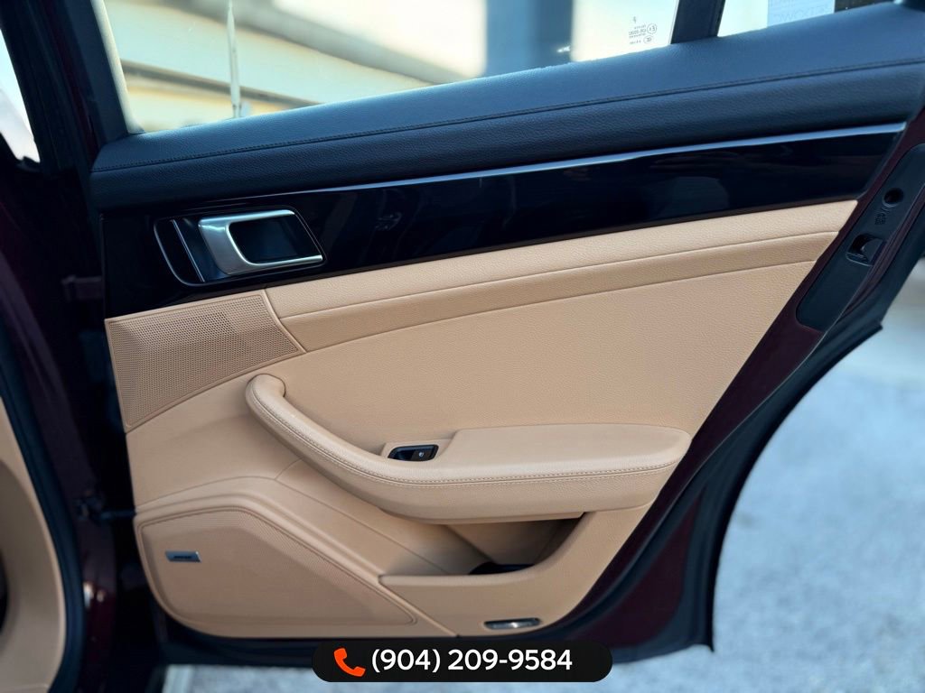 Used 2020 Porsche Panamera 4 image 34