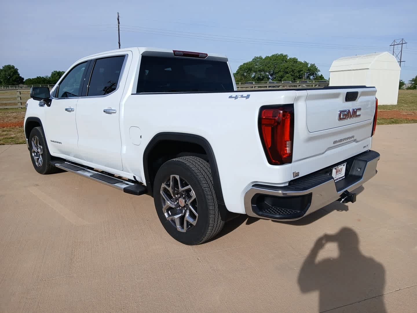 New 2026 GMC Sierra 1500 SLT w/ SLT Premium Package AWD/4WD image 4