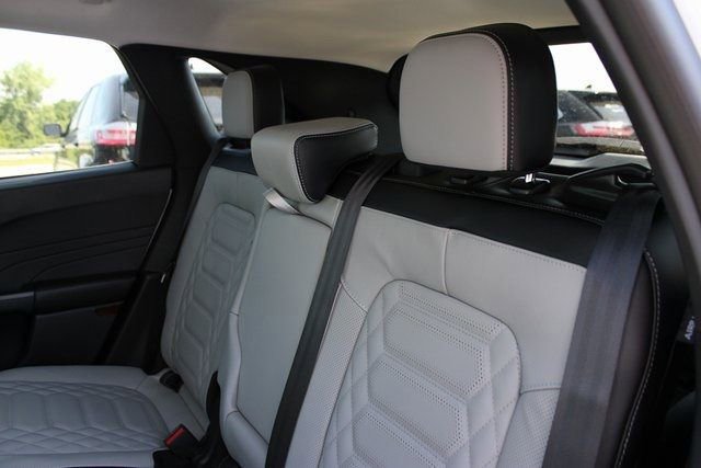 New 2024 Ford Escape SE w/ PHEV Premium Package image 13