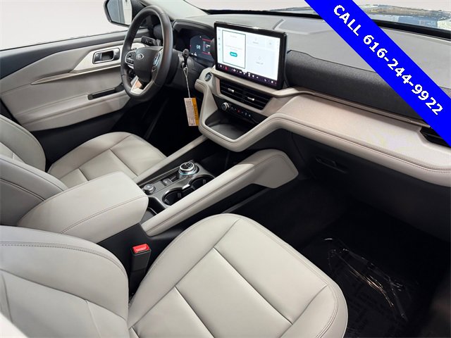 Used 2026 Ford Explorer Active w/ Active Comfort Package image 6