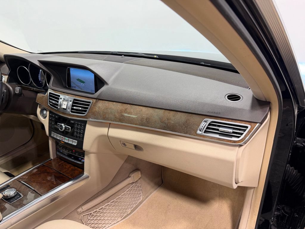 Used 2014 Mercedes-Benz E 350 4MATIC Sedan image 28