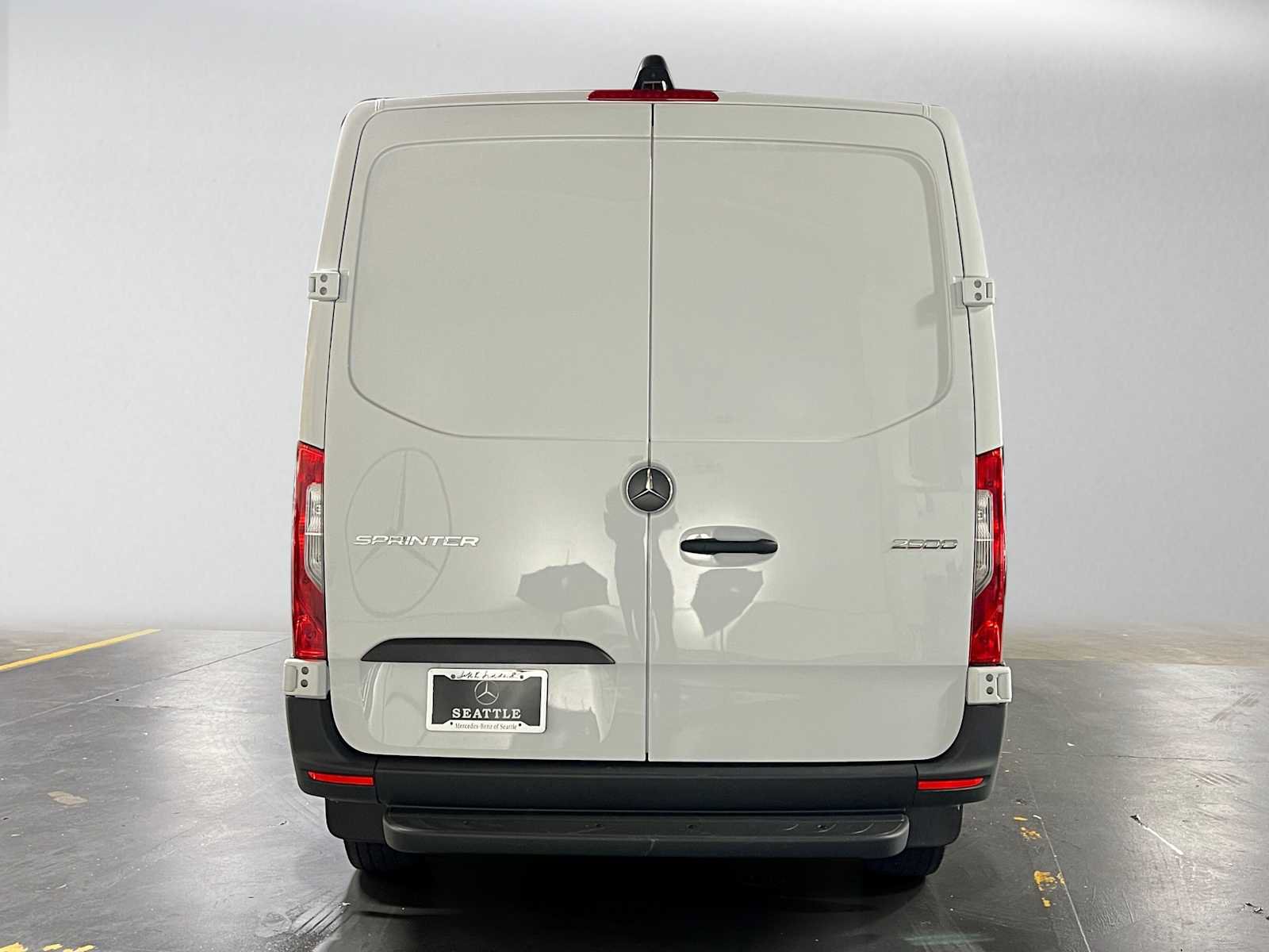 Used 2025 Mercedes-Benz Sprinter 2500 image 5