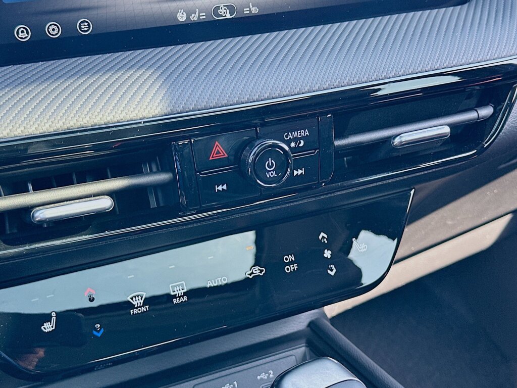 New 2026 Nissan Kicks SR w/ SR Premium Package image 10