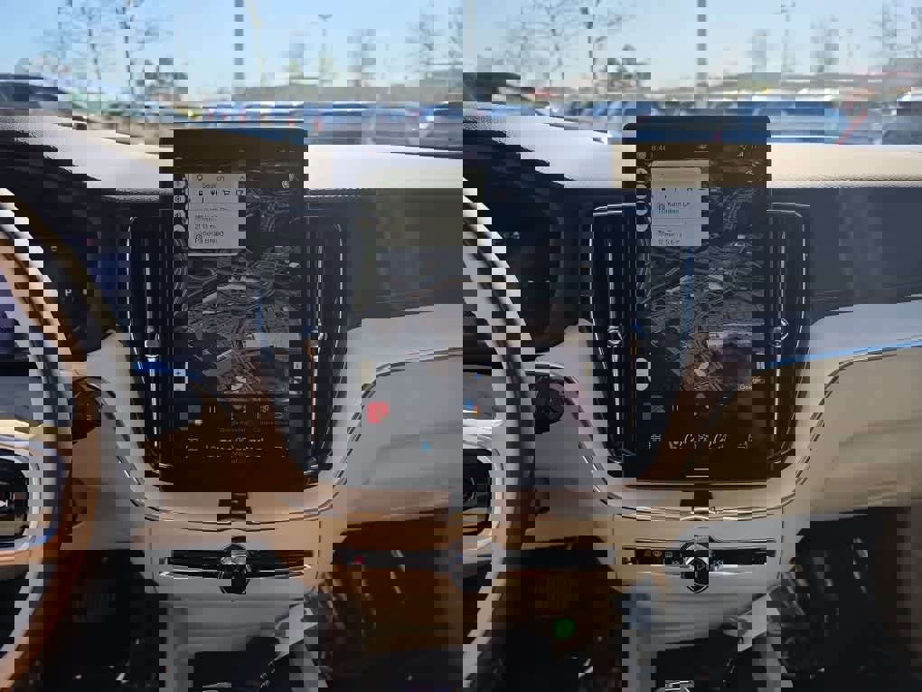 Used 2026 Volvo XC60 B5 Ultra w/ Protection Package Premier AWD/4WD image 18