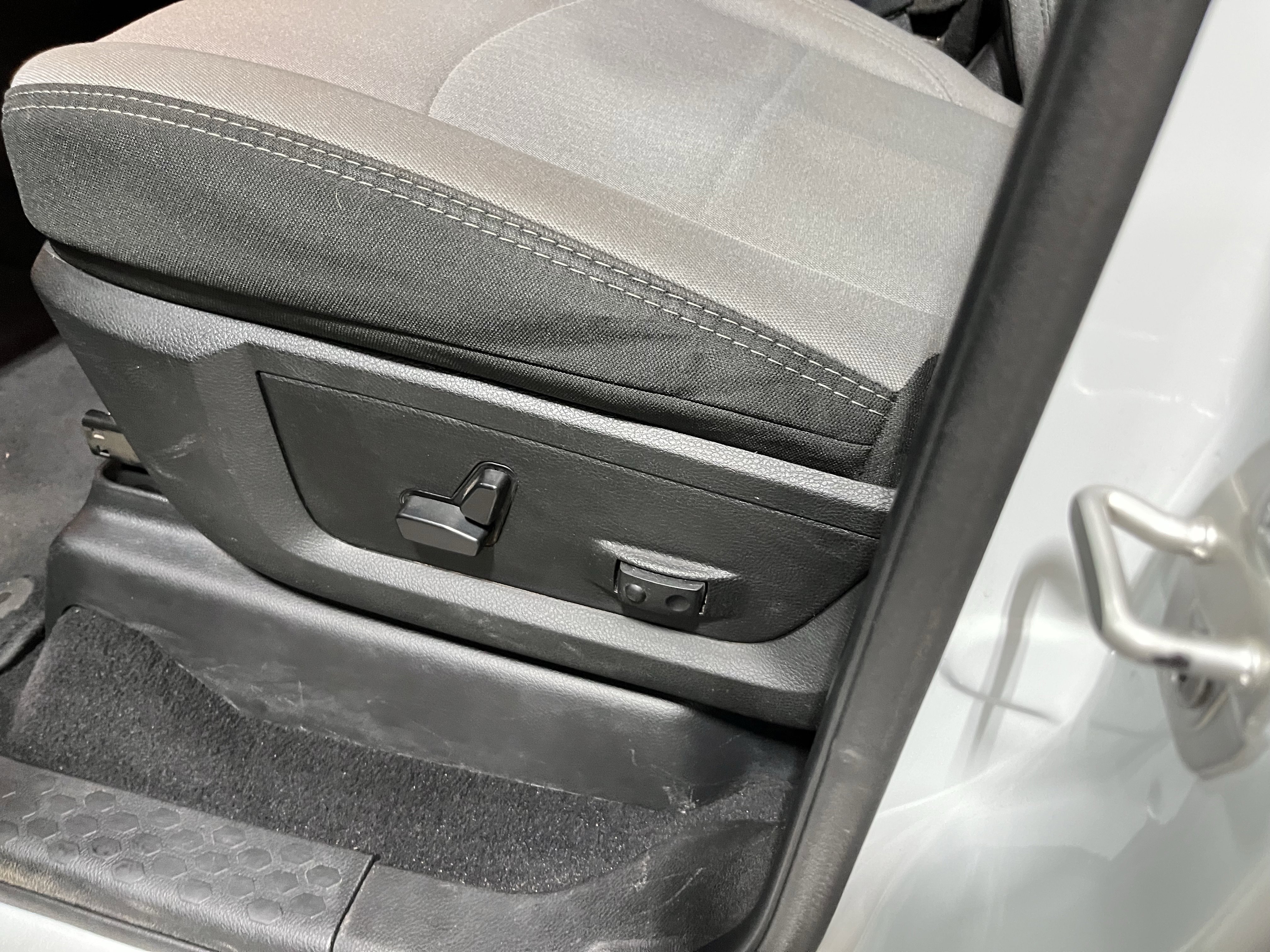 Used 2024 RAM 2500 Big Horn image 17