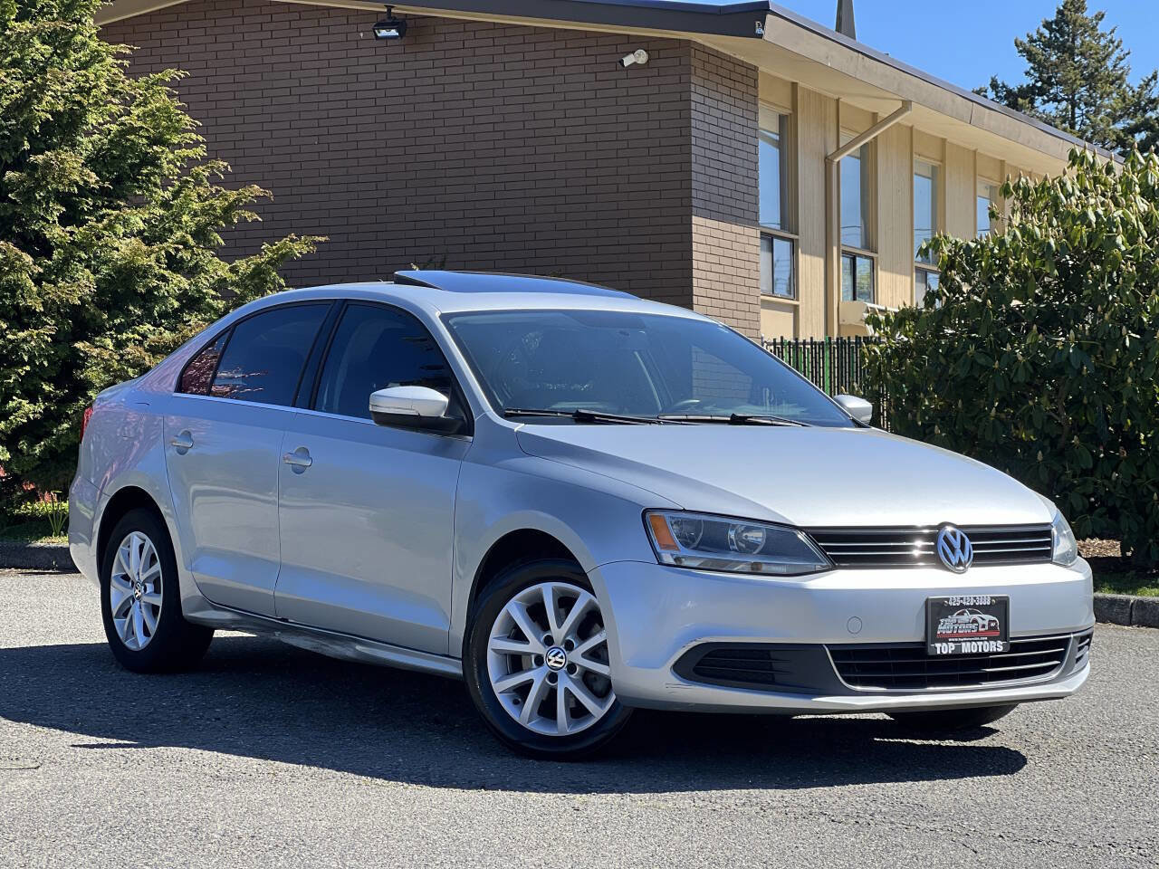 Used 2013 Volkswagen Jetta SE FWD image 2
