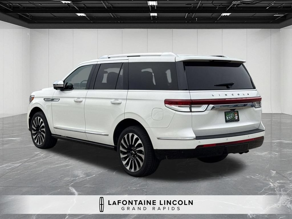 Certified 2024 Lincoln Navigator Black Label AWD/4WD image 3