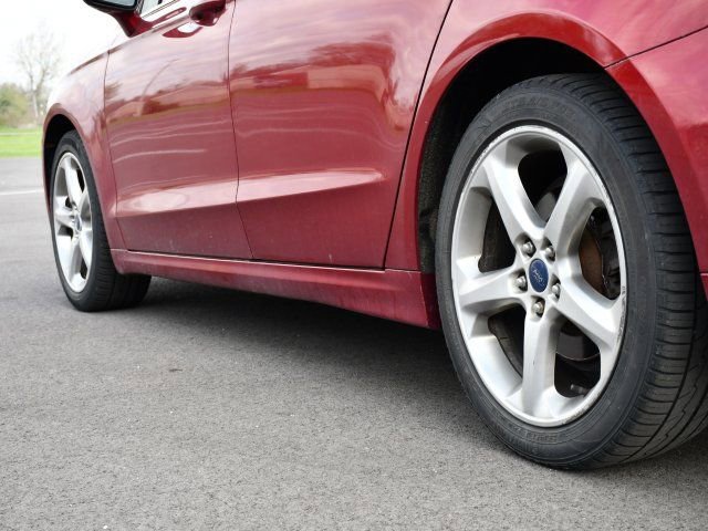 Used 2015 Ford Fusion SE w/ Equipment Group 201A image 9