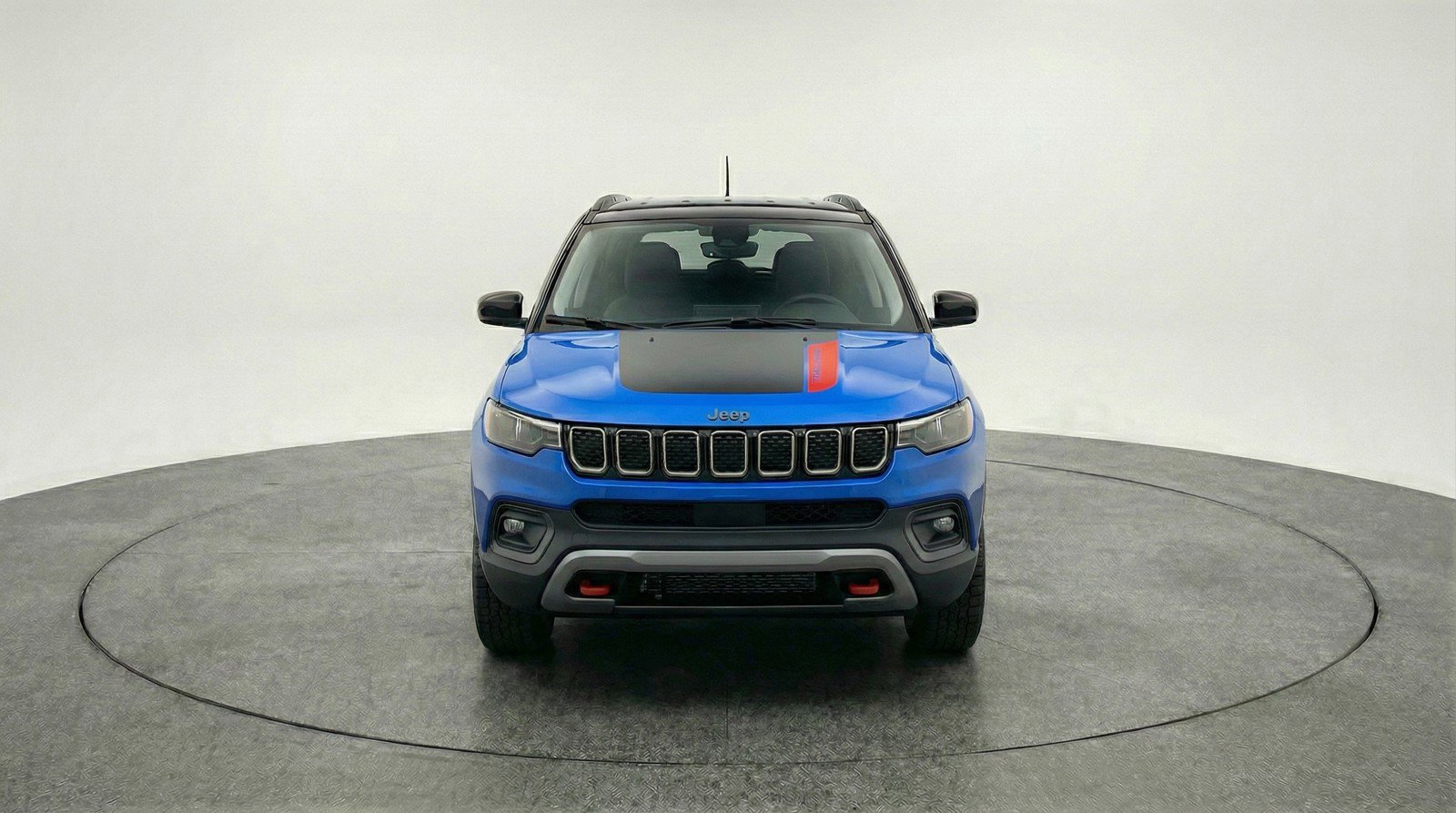 Used 2025 Jeep Compass Trailhawk image 2