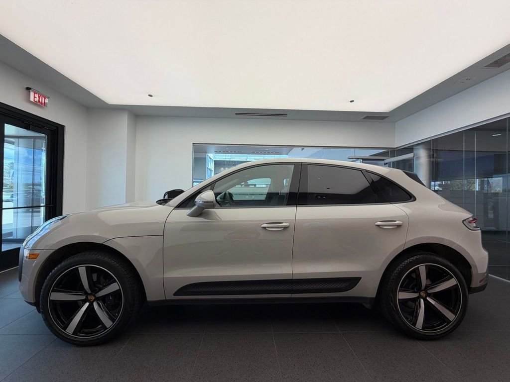 Used 2026 Porsche Macan AWD/4WD image 2