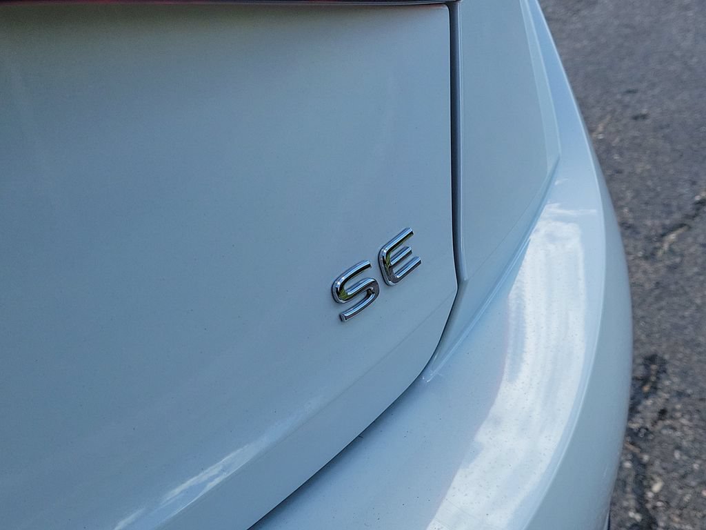 Certified 2025 Volkswagen Jetta SE w/ Sunroof Package FWD image 5