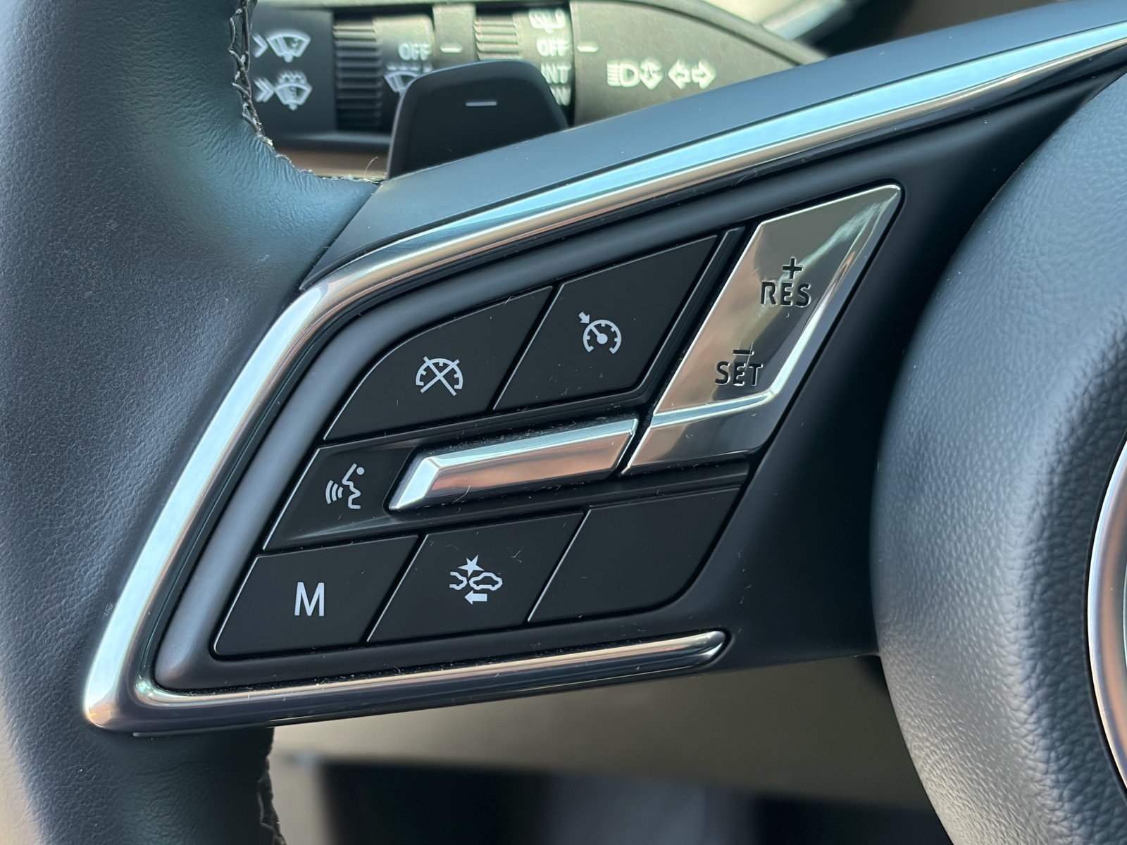 Used 2025 Buick Envision Preferred AWD/4WD image 16