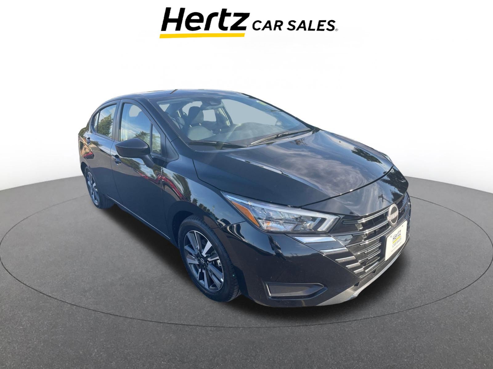 Used 2025 Nissan Versa SV image 1