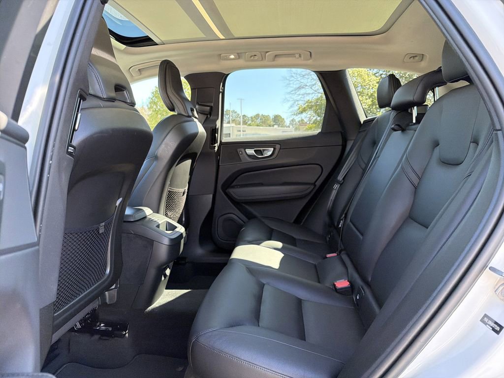 Used 2024 Volvo XC60 B5 Core image 14