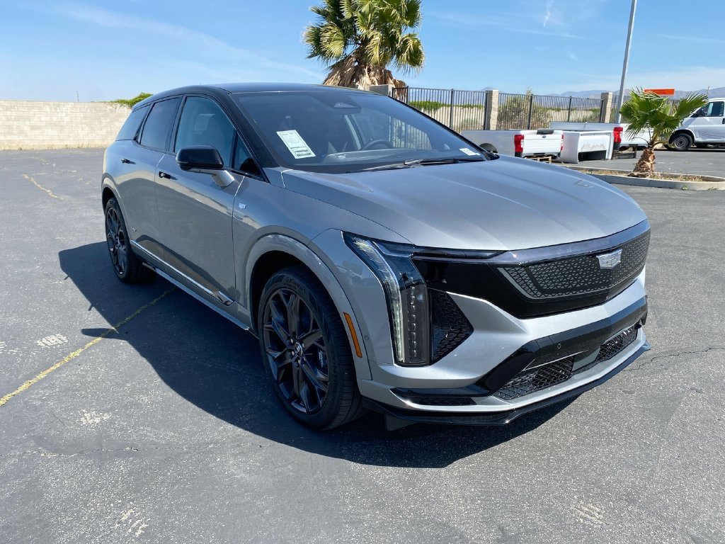 New 2026 Cadillac Optiq V w/ LPO, Floor Liner Package AWD/4WD image 16