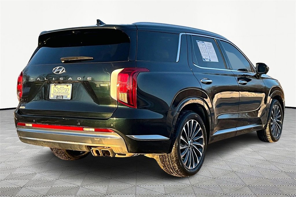 Used 2024 Hyundai Palisade Calligraphy image 2