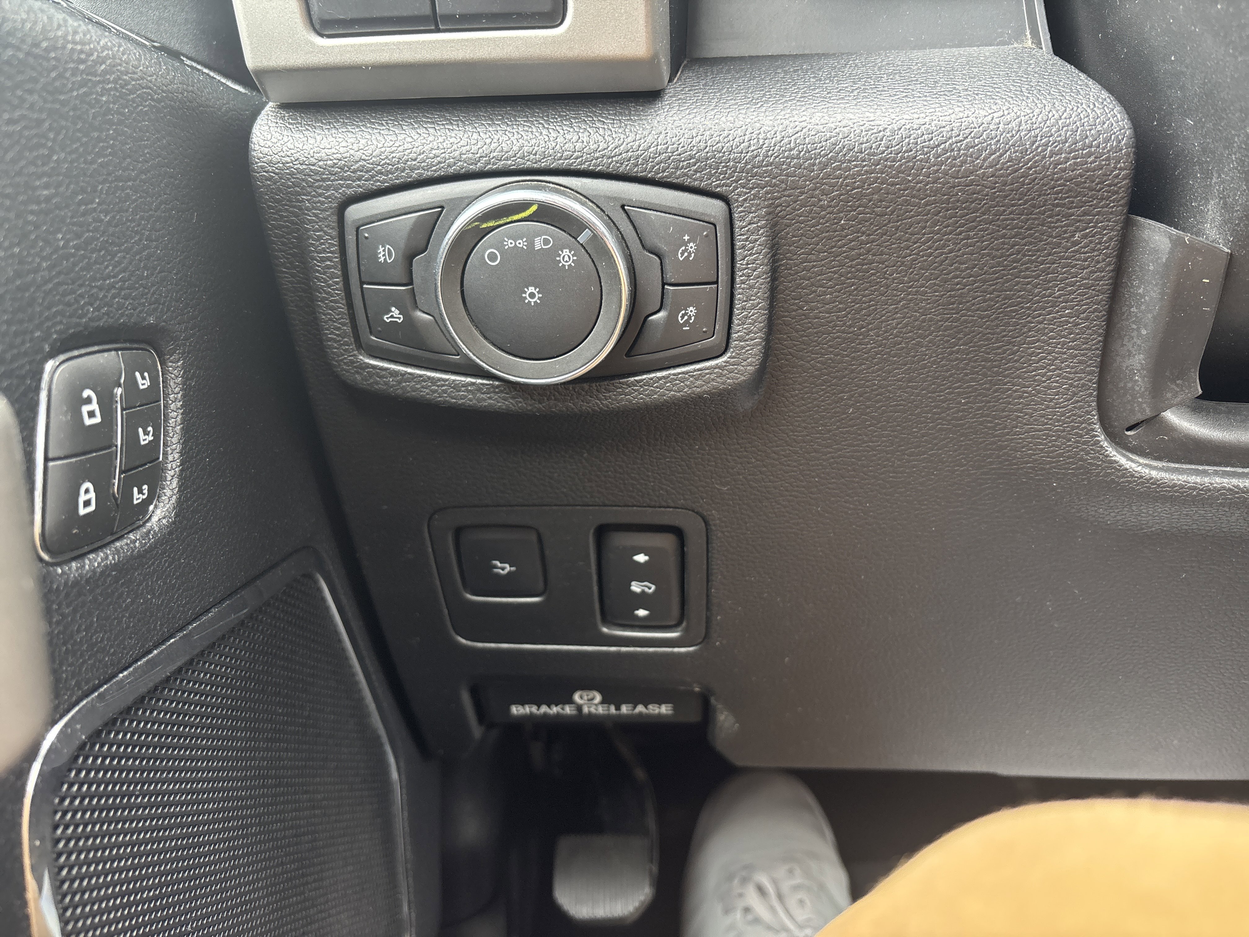 Used 2021 Ford F250 Lariat image 34