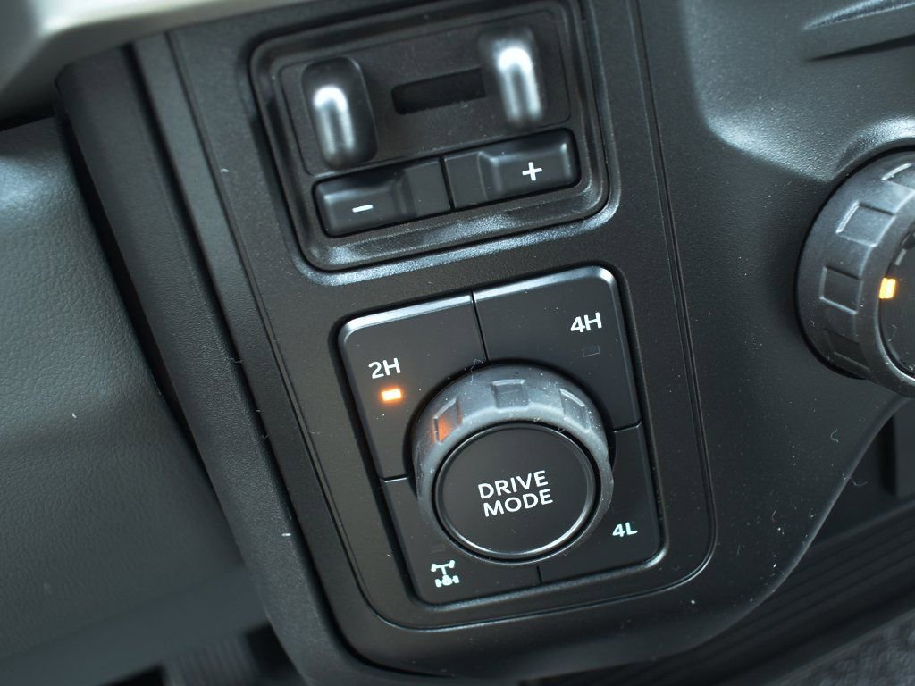 New 2025 Ford F250 XLT w/ FX4 Off-Road Package image 21