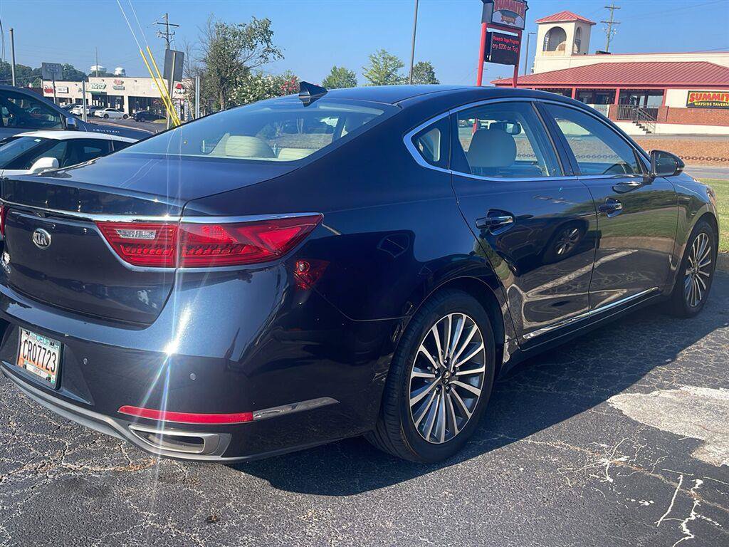 Used 2017 Kia Cadenza Premium w/ Luxury Package FWD image 7