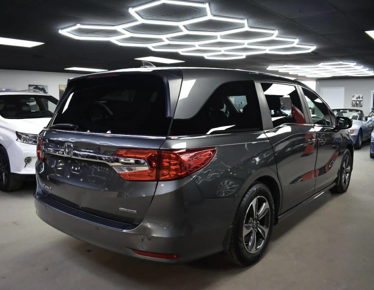 Used 2018 Honda Odyssey Touring image 5
