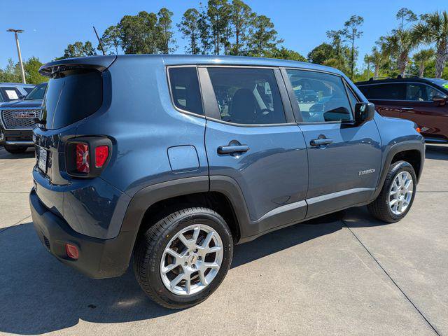 Certified 2023 Jeep Renegade Latitude AWD/4WD image 4