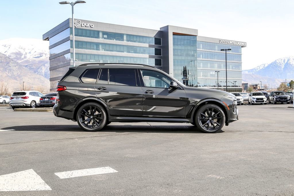 New 2026 BMW X7 M60i image 6