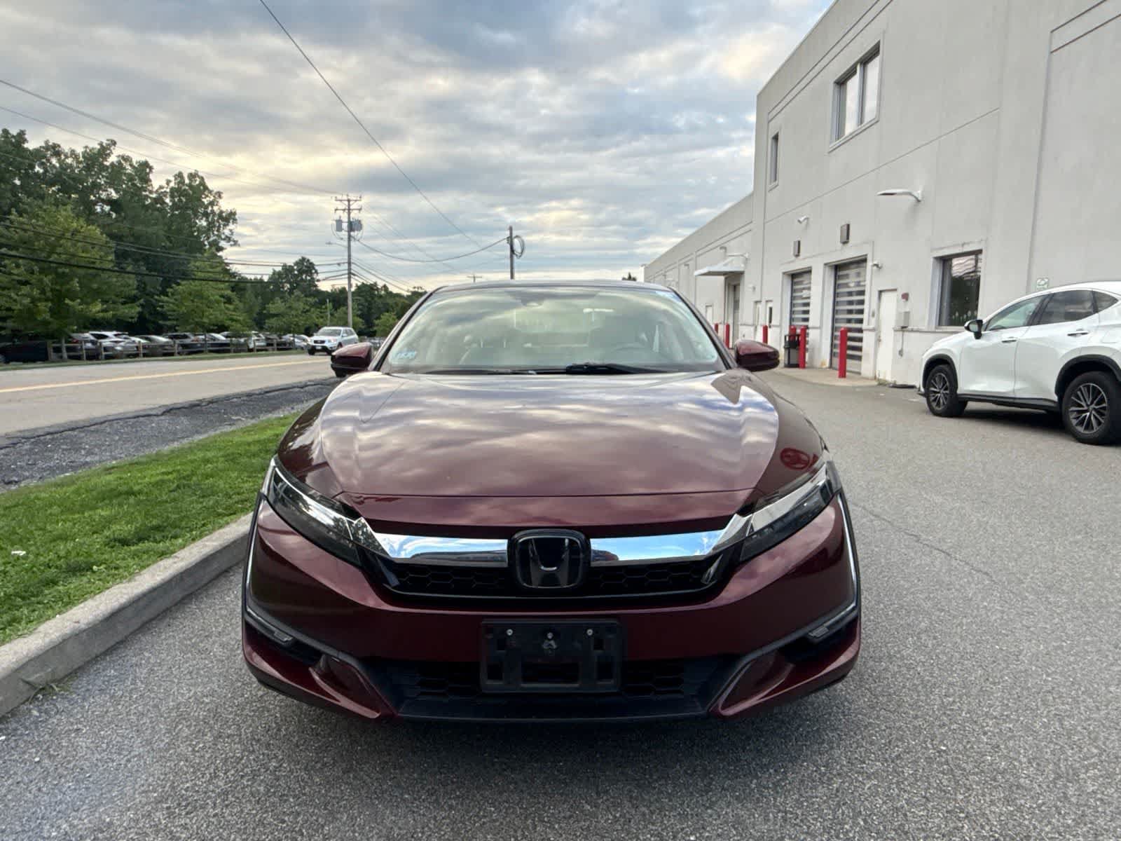 Used 2018 Honda Clarity Plug-In Hybrid image 2