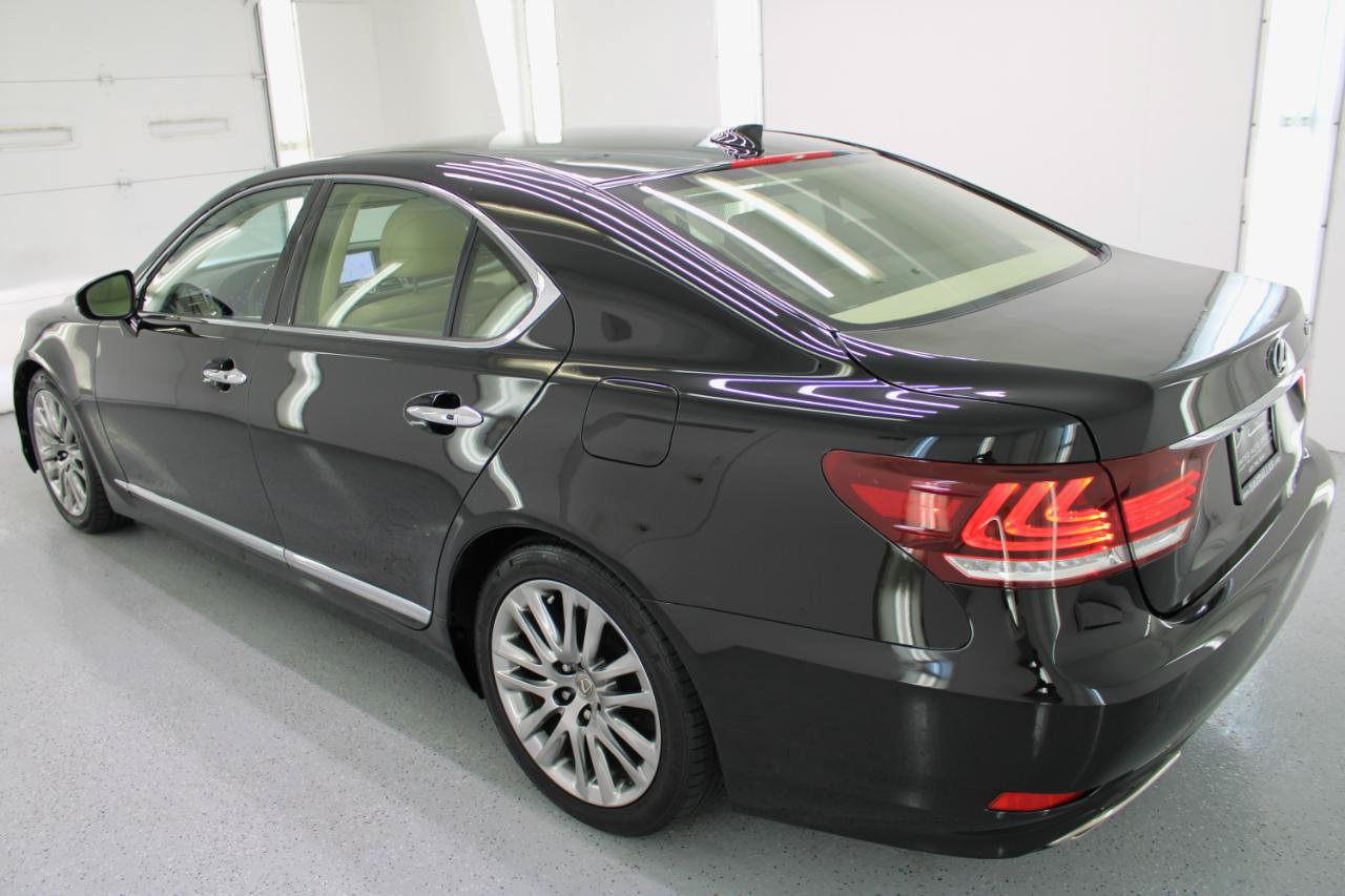 Used 2017 Lexus LS 460 w/ Comfort Package RWD image 6