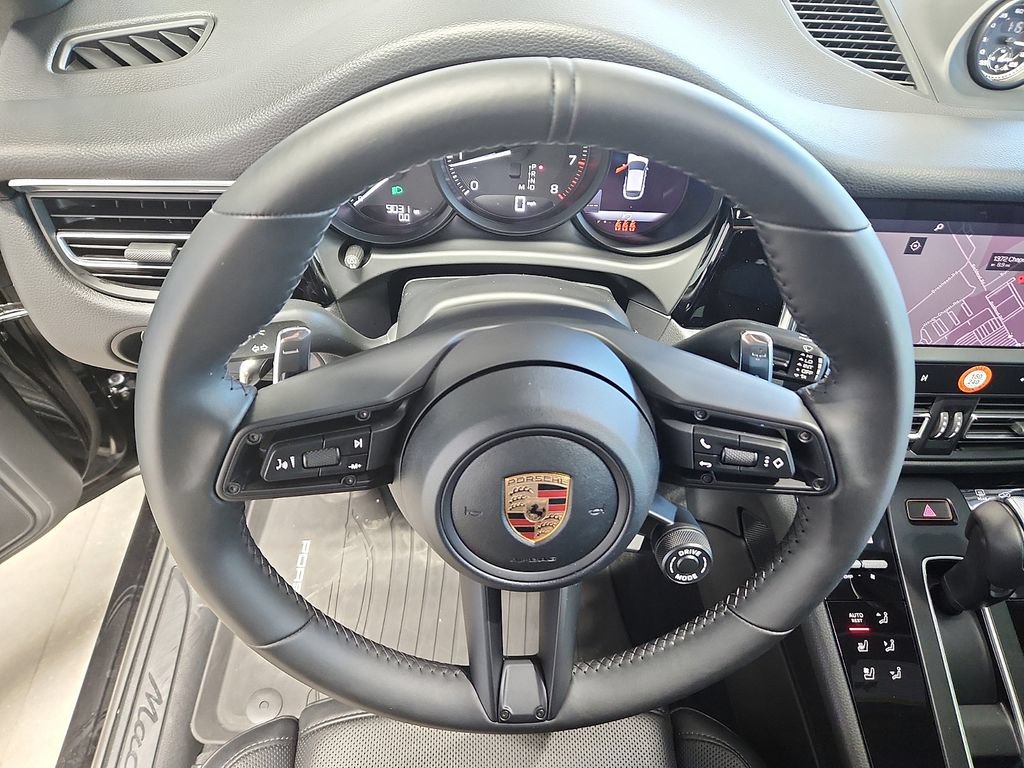 Certified 2026 Porsche Macan AWD/4WD image 20