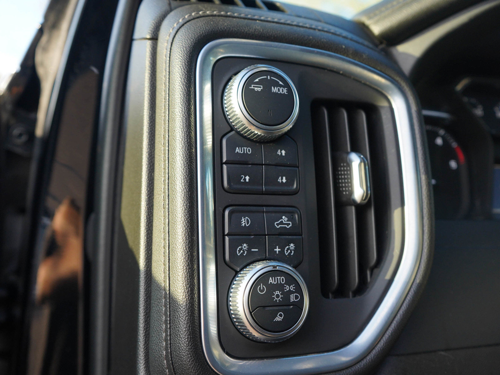 Used 2021 GMC Sierra 3500 SLT w/ SLT Convenience Package AWD/4WD image 28