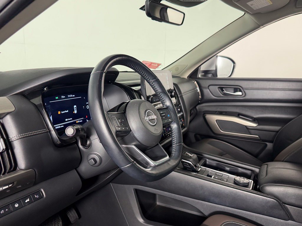 Used 2024 Nissan Pathfinder Platinum AWD/4WD image 24