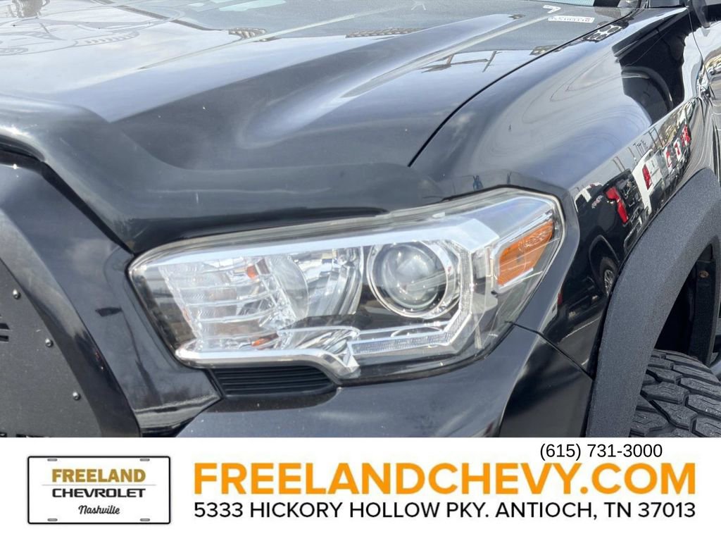 Used 2018 Toyota Tacoma TRD Off-Road image 10