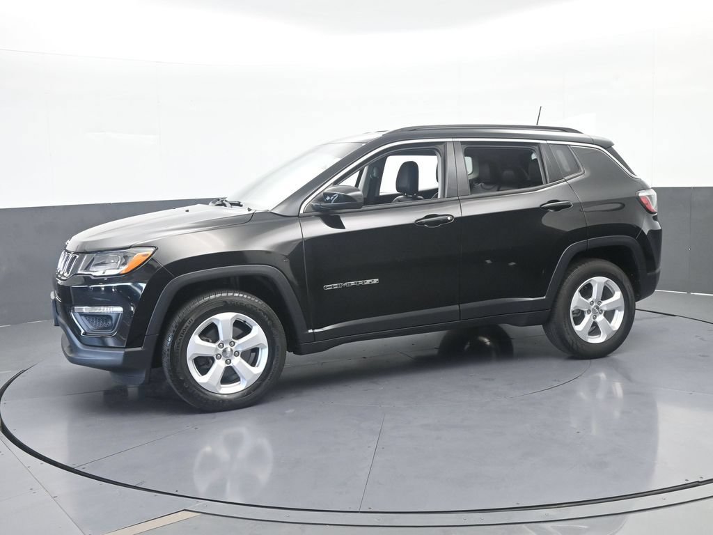 Used 2018 Jeep Compass Latitude w/ Popular Equipment Group AWD/4WD image 2
