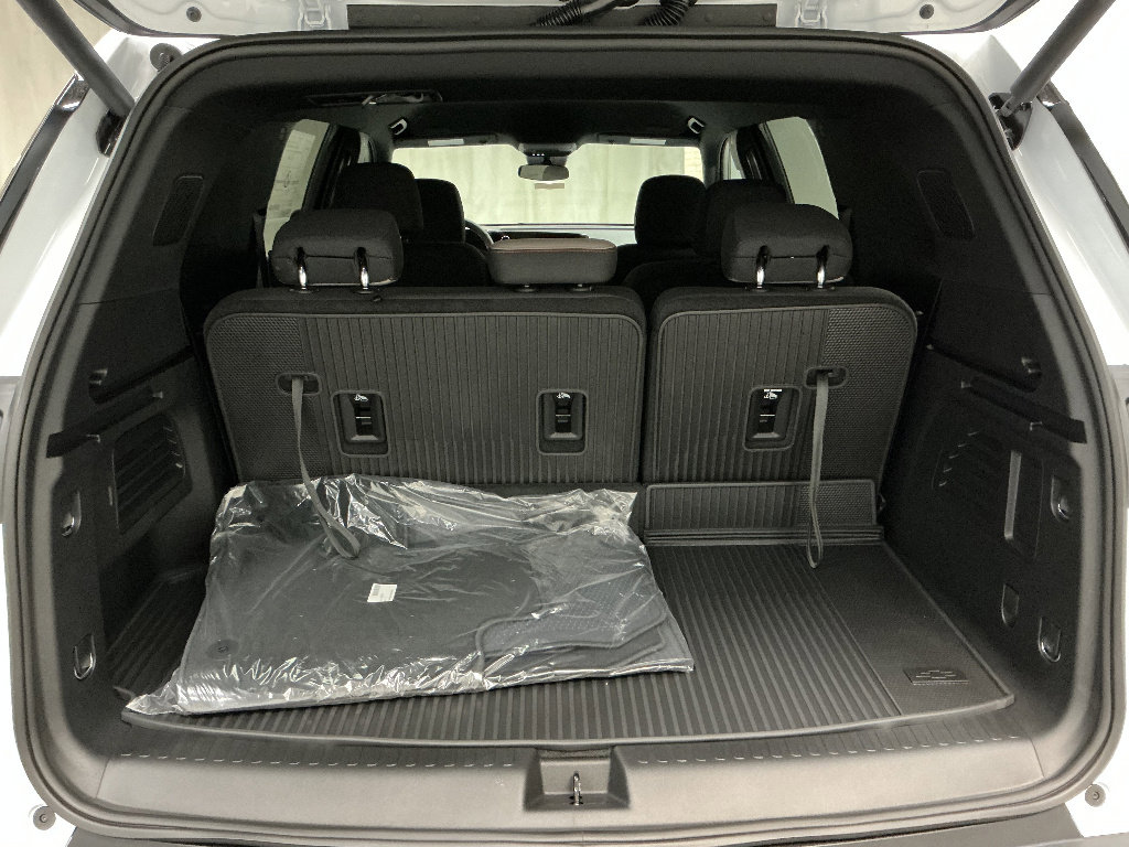 New 2026 Chevrolet Traverse LT w/ LPO, Floor Liner Package FWD image 28
