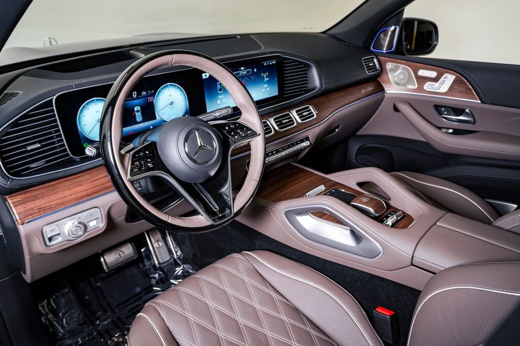Used 2026 Mercedes-Benz Maybach GLS 600 4MATIC image 27