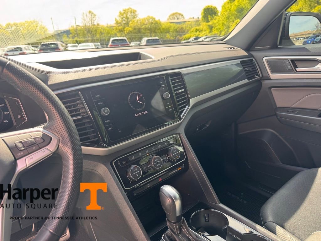 Used 2023 Volkswagen Atlas Cross Sport SEL R-Line image 16