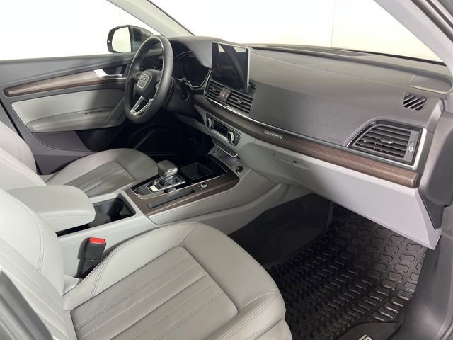 Used 2023 Audi Q5 2.0T Premium Plus w/ Premium Plus Package AWD/4WD image 11