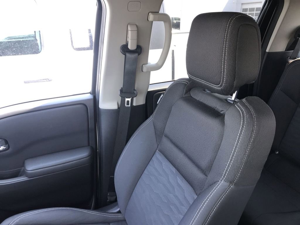 Used 2022 Nissan Frontier SV w/ Technology Package image 23