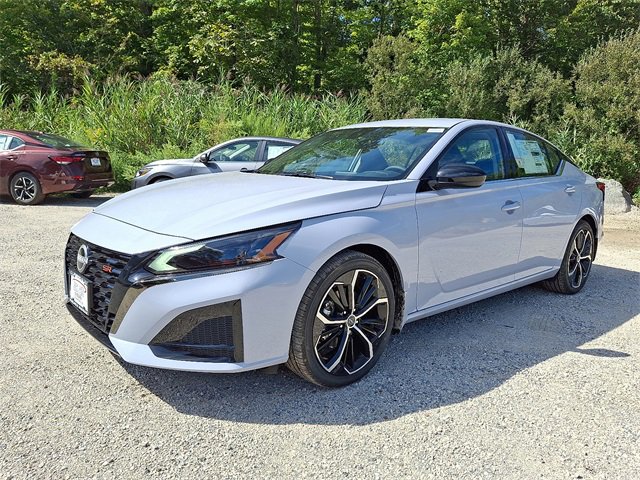 New 2025 Nissan Altima 2.5 SR image 2