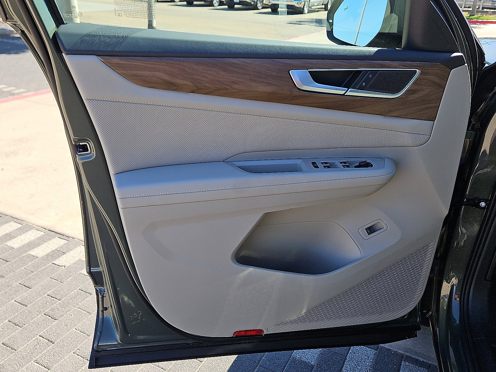 New 2026 Volkswagen Atlas SE image 15