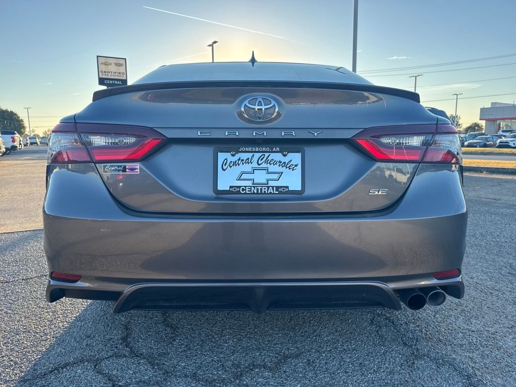 Used 2024 Toyota Camry SE image 4