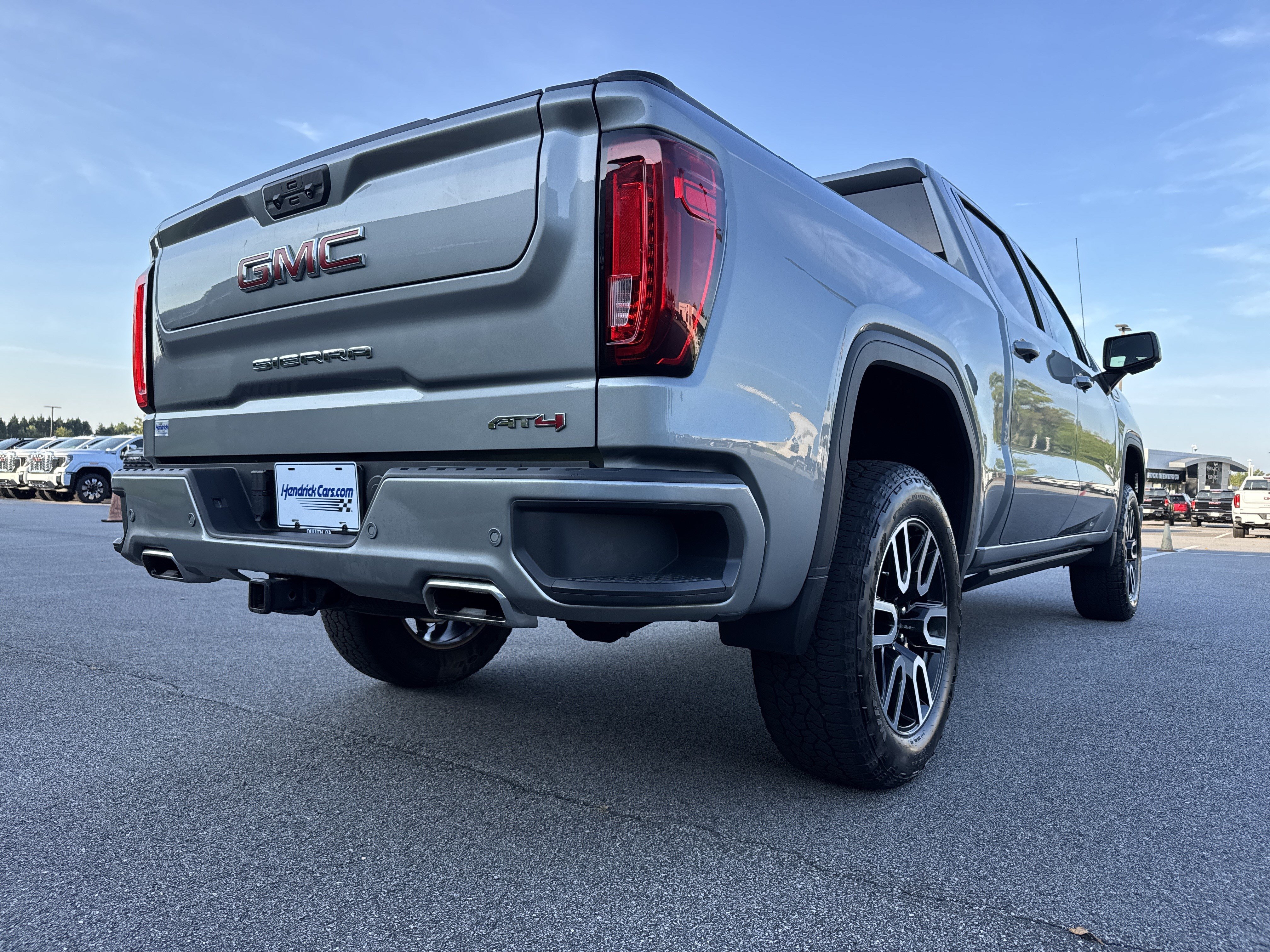 Used 2025 GMC Sierra 1500 AT4 w/ AT4 Preferred Package AWD/4WD image 8
